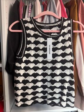 Workshop Republic Clothing Black & White Scallop Knit Tank